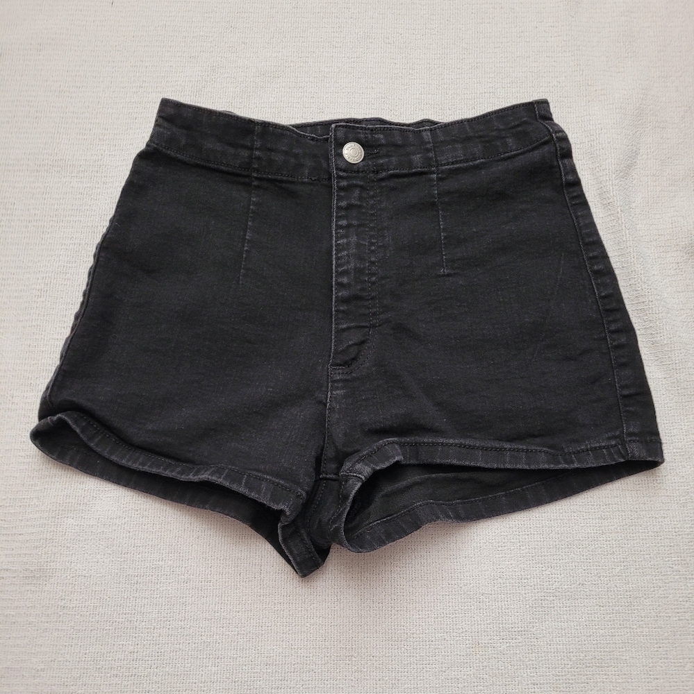 High Rise Black Demin Shorts! Size 0